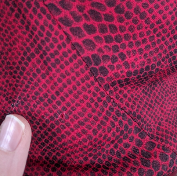 Red Reptile Print Blouse and Skirt Set Isadora M - Picture 10 of 12